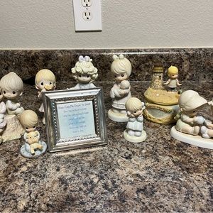 9 piece lot of various precious moments